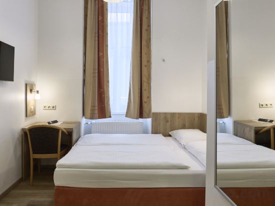 Hotel Terminus Vienna Room Type - Budget Queen Room