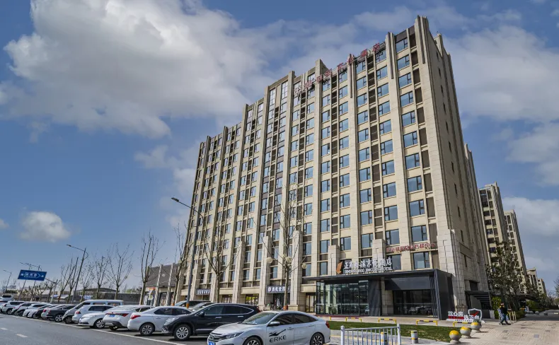 정저우 정샹 린시 징룬 호텔