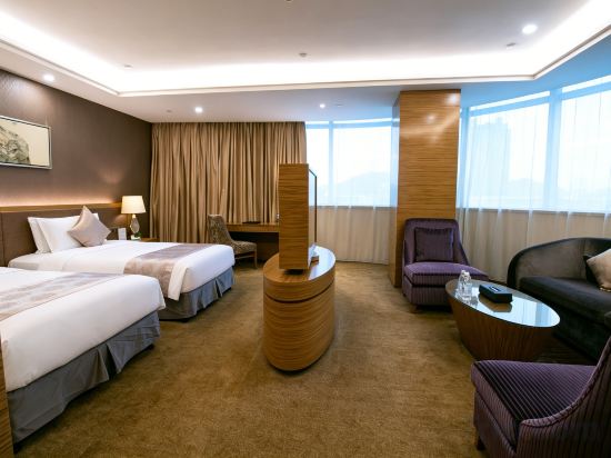 Shenzhen Baoan PLUS Gems Cube Hotel - Tap to explore photos