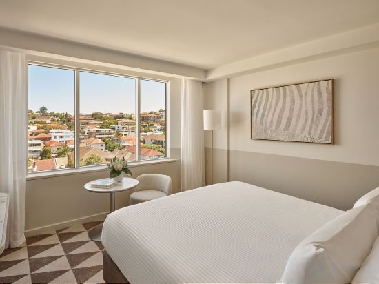 InterContinental Sydney Coogee Beach Room Type - 1 King Premium Pool View InterContinental Sydney Coogee Beach Room Type - 1 King Premium Pool View