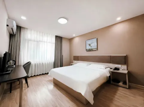 Huayi Hotel (Harbin CapitaLand Airport Bus Station)