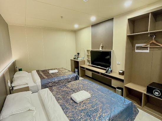 Skyport Hotel Room Type - Twin Sky Standard