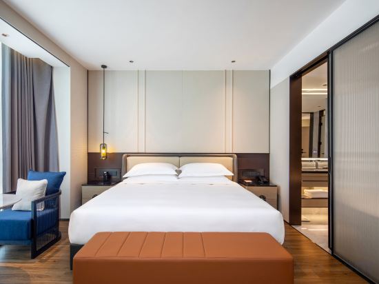 Nirvana Resort Room Type - Deluxe Double Room (VIP Villa)