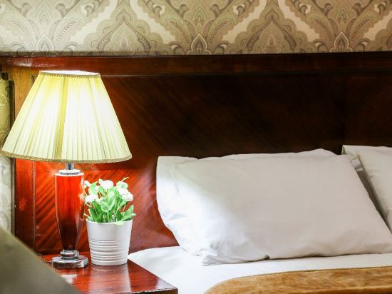 Mermaid Beach Hotel Room Type - 2 BEDROOMS, EXECUTIVE, SUITE, PARTIAL SEA VIEW