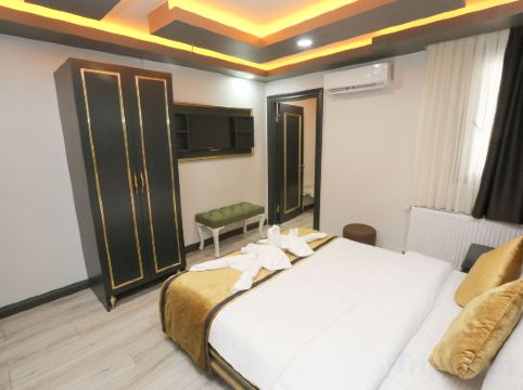 DNZ Taksim Feridiye Hotel Room Type - Comfort Quadruple Room