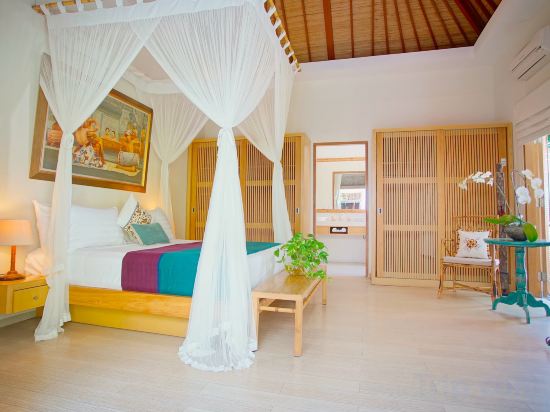 Villa Bali Asri Batubelig Room Type - Villa with Plunge Pool
