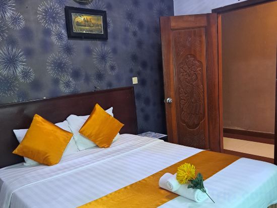 Moonlight Villa Room Type - Deluxe Double Room - AC