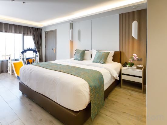 NAWAMIN 95 HOTEL• infinite pool Room Type - Family Room