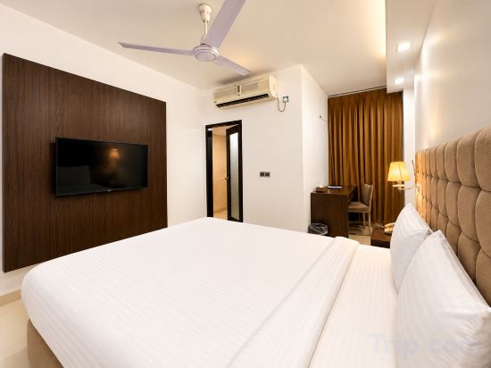 Blossom Hotel Dhaka Room Type - Deluxe King