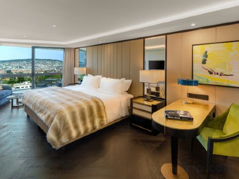 FIVE Zurich - Luxury City Resort Room Type - Luxe Room w/Balcony