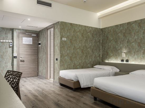 The Gate Hotel Room Type - Quadruple Room with Private Bathroom The Gate Hotel Room Type - Quadruple Room with Private Bathroom