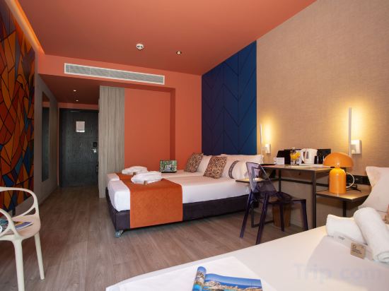 Casual Kubic Athens Hotel by Casual Hoteles Room Type - Triple Room with Balcony Casual Kubic Athens Hotel by Casual Hoteles Room Type - Triple Room with Balcony
