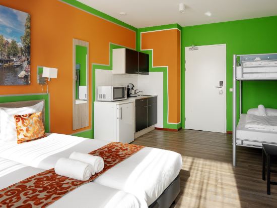 Amsterdam Teleport Hotel Room Type - 4-Person Studio with Private External Bathroom Amsterdam Teleport Hotel Room Type - 4-Person Studio with Private External Bathroom