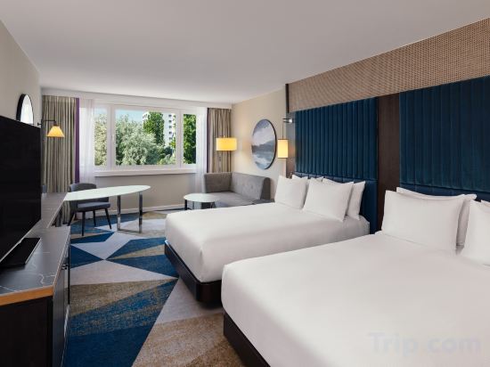 Hilton Vienna Danube Waterfront Room Type - 2 Double Bed Family Room