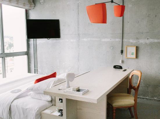 The LINE Hotel LA Room Type - King