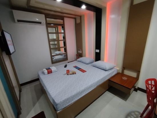 Hotel Sogo Timog Ave. Room Type - Deluxe Room