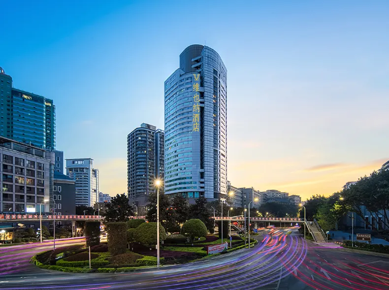 Vienna Hotel (Chongqing Shangqing Temple Niujiaotuo Light Rail Station)
