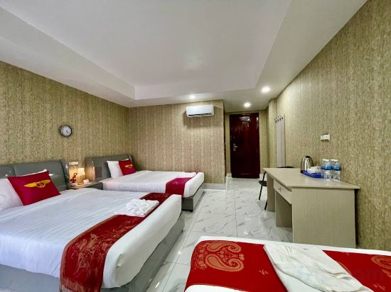 Sok Eng Hotel ( សណ្ឋាគារ សុខ អេង ) Room Type - Deluxe Family Triple