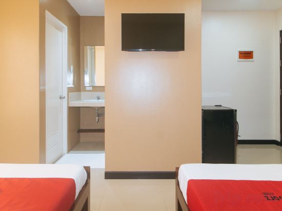 RedDoorz at Nucell near NGCP Cebu Room Type - RedDoorz Standard Room