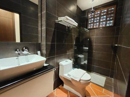Riviera Suites Melaka - Tap to explore photos
