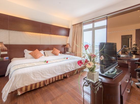Huguang Holiday Hotel Room Type - Deluxe  Suite