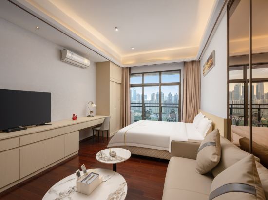 Elaine Savile Apartment (Guangzhou Zhujiang New Town Tancun Subway Station)