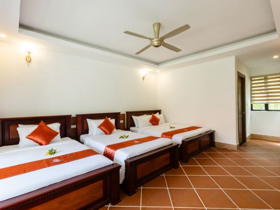 SoonNoeng Resort Room Type - Deluxe Triple Gardenview Villa