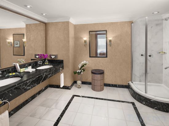 InterContinental ISTANBUL Room Type - 1 King Jacuzzi Suite Sea View Smoking