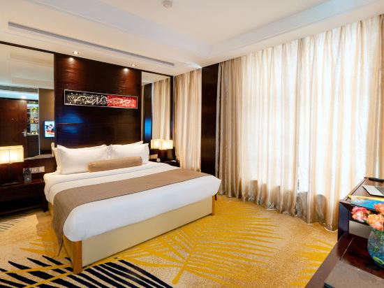 Brilliant Hotel - Tap to explore photos