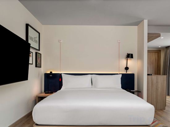 Hampton by Hilton Istanbul Merter Room Type - Queen Accessible Room Non Smoking