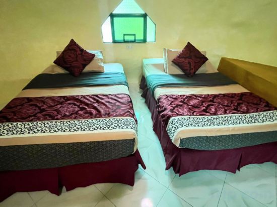 Hidden Valley Mountain and Wavepool Resort Room Type - Standard Family Room