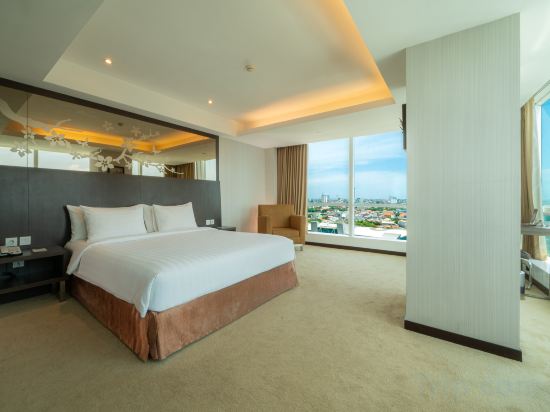 The Alana Surabaya Room Type - Executive Room