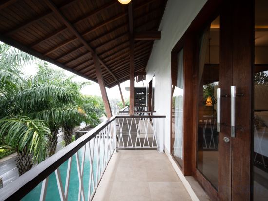 djabu Echo Beach Hotel - Tap to explore photos