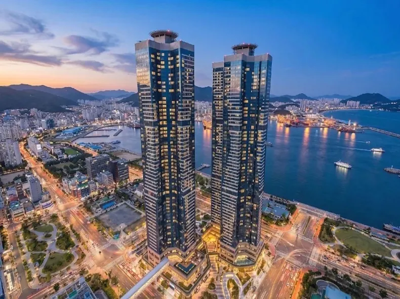 Le Collective Busan Station
