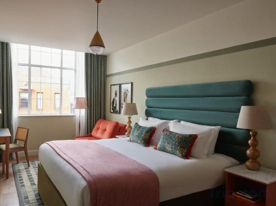 Hotel Indigo Exeter by IHG Room Type - Premium King Room with Balcony and City View