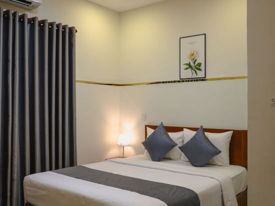 Nimith Hotel & Restaurant Room Type - Superior Double Room Queen