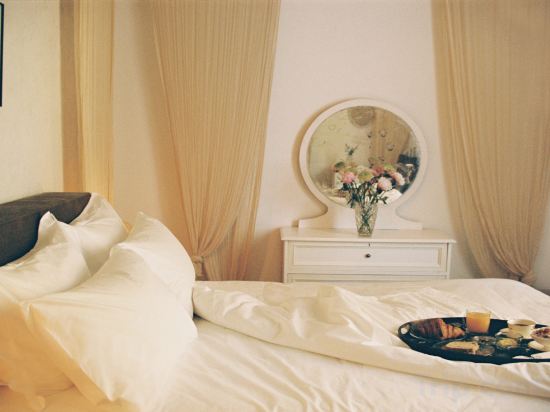 Shila Athens Room Type - Artist Atelier