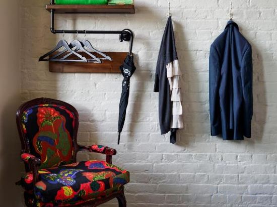Marrable's Farringdon Hotel - Tap to explore photos