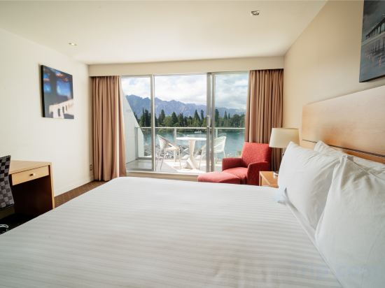 Crowne Plaza Hotel Queenstown - Tap to explore photos