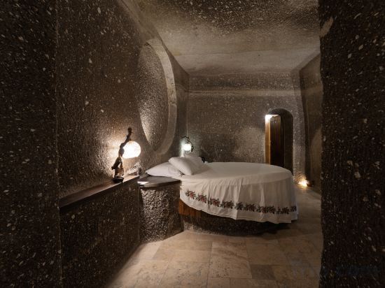 Grand Cave Suites Room Type - Triple King Suite Room