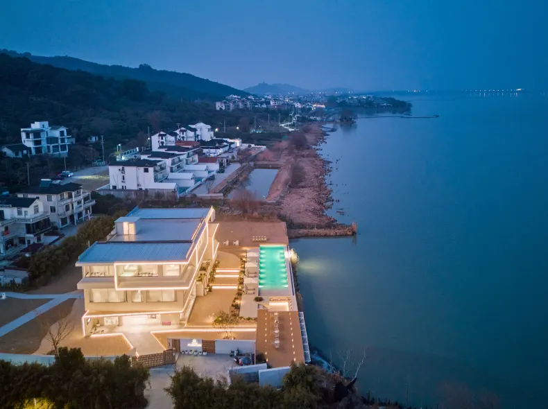 フローラル ラックス・緑洲oasis湖景温泉民宿（太湖西山）