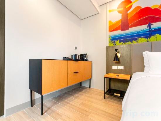 Belmont Hotel Mactan Room Type - Suite, Ocean View - 1 room with double bed
