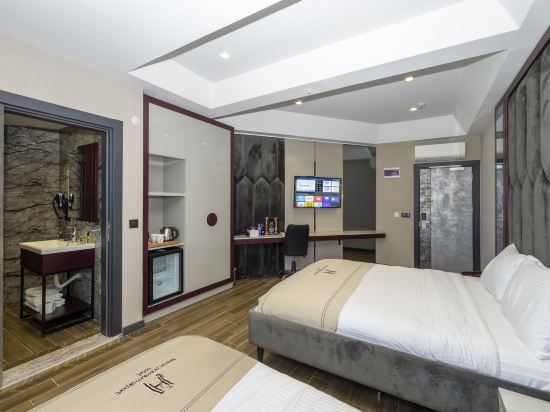Heaven Premium Hotel Restaurant & Airport Shuttle Room Type - Deluxe Triple Room Heaven Premium Hotel Restaurant & Airport Shuttle Room Type - Deluxe Triple Room