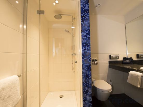 Carathotel Duesseldorf City - Tap to explore photos