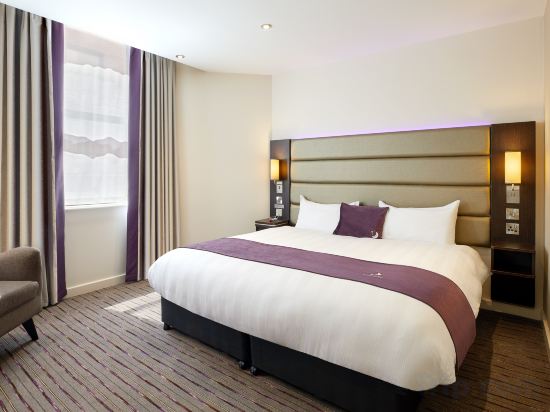 Premier Inn Cork City Centre Room Type - Accessible Twin Wet Room