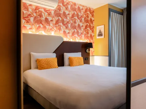 โรงแรมคีเรียด ปารีส 10 กานัลแซงต์มาร์ต็อง