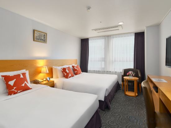 Hotel Atrium Room Type - Superior Family Room Hotel Atrium Room Type - Superior Family Room