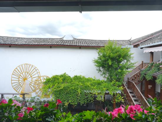 Others 4, A NATURAL INN, Lijiang