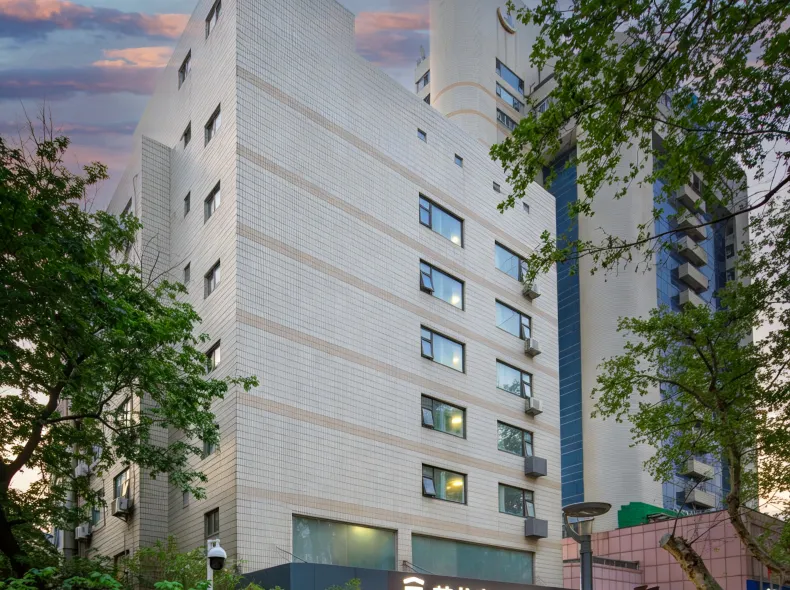 Elong Anyun Hotel (Nanjing Xuanwu Lake Youth Square Subway Station)