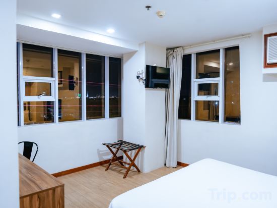 S Hotel and Residences Room Type - Deluxe Double Room